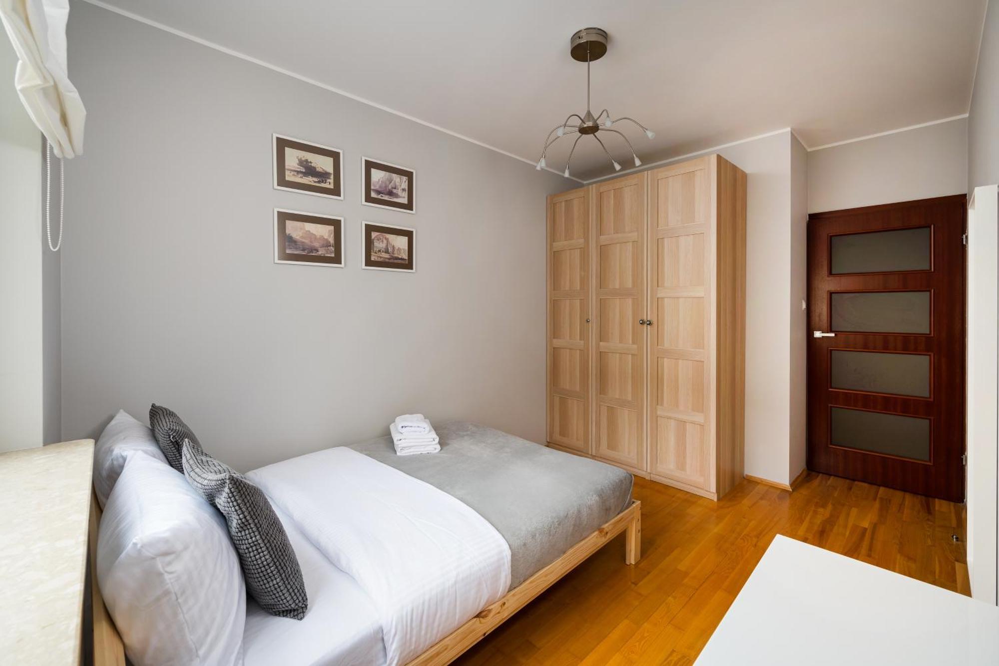 Metro Ksiecia Janusza Cosy Apartment Варшава Екстериор снимка
