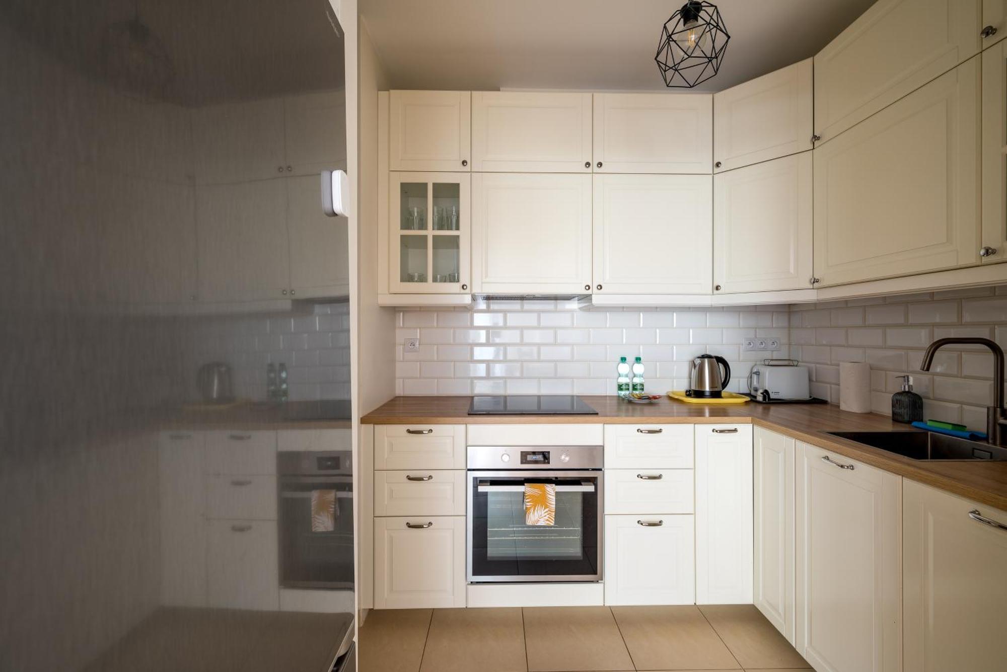 Metro Ksiecia Janusza Cosy Apartment Варшава Екстериор снимка